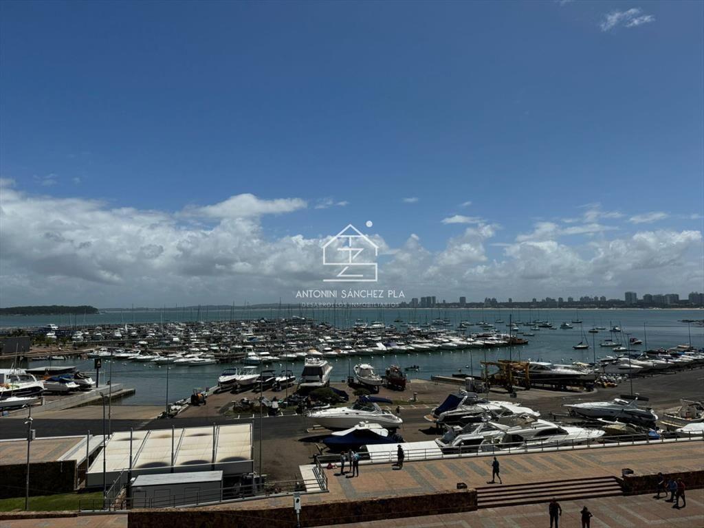 Apartamento en Venta de 3 Dormitorios en Punta del este , P