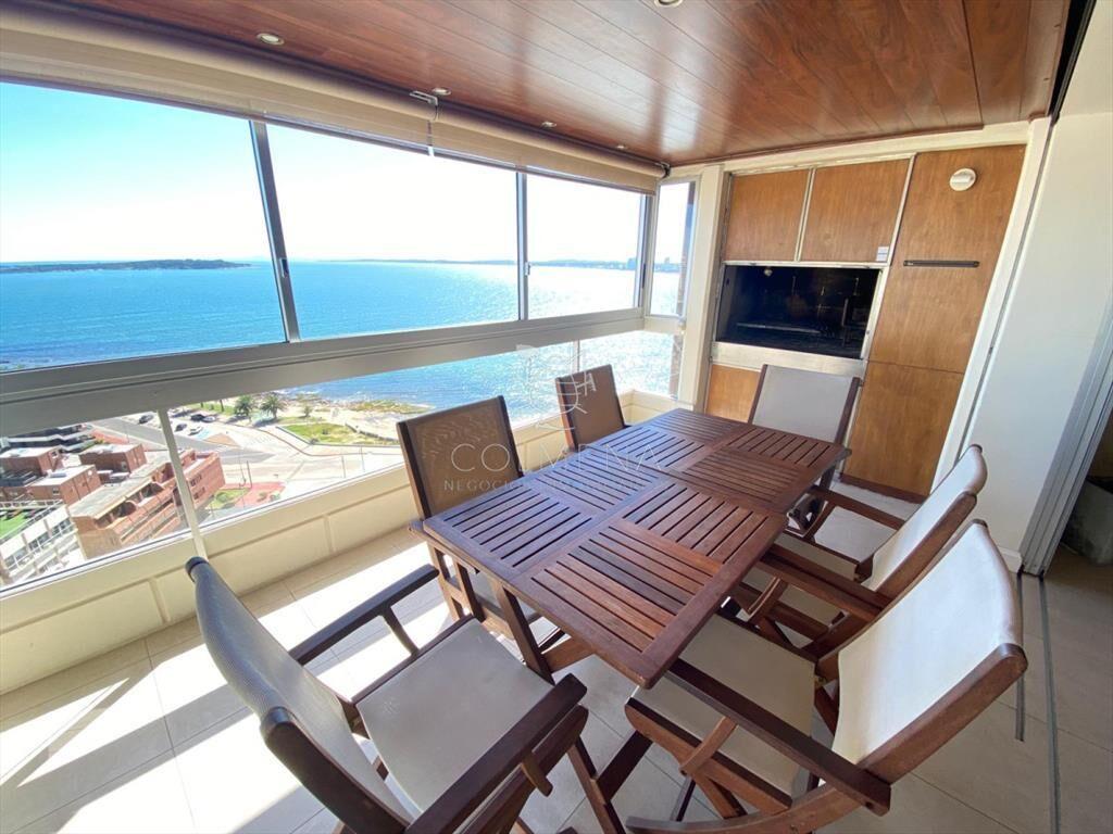 Apartamento con excelente vista plena a playa