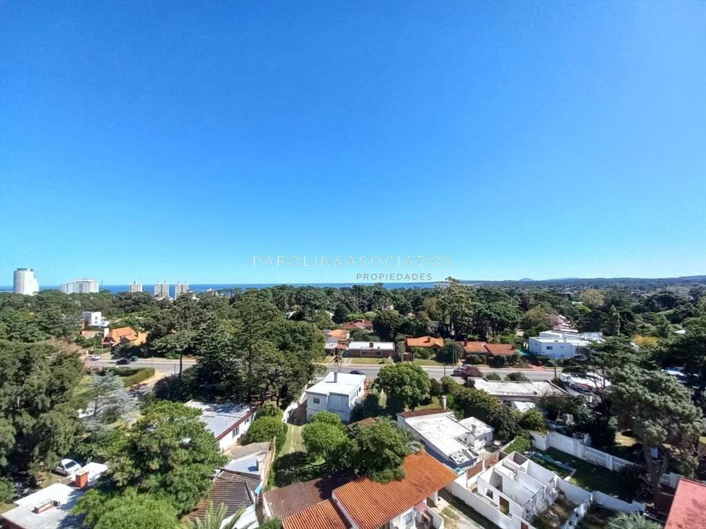 Apartamento en venta en Summer Tower, Punta del