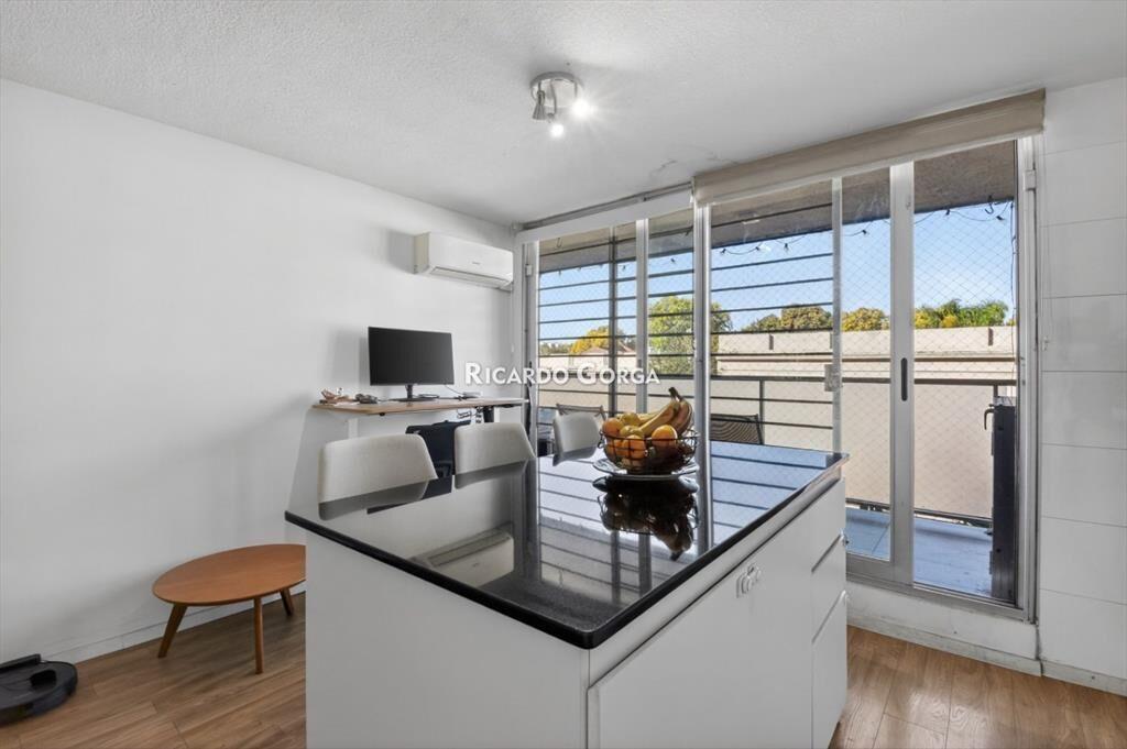 Hermoso Apartamento de 3 dormitorios, 2 baños y 2 cocher...