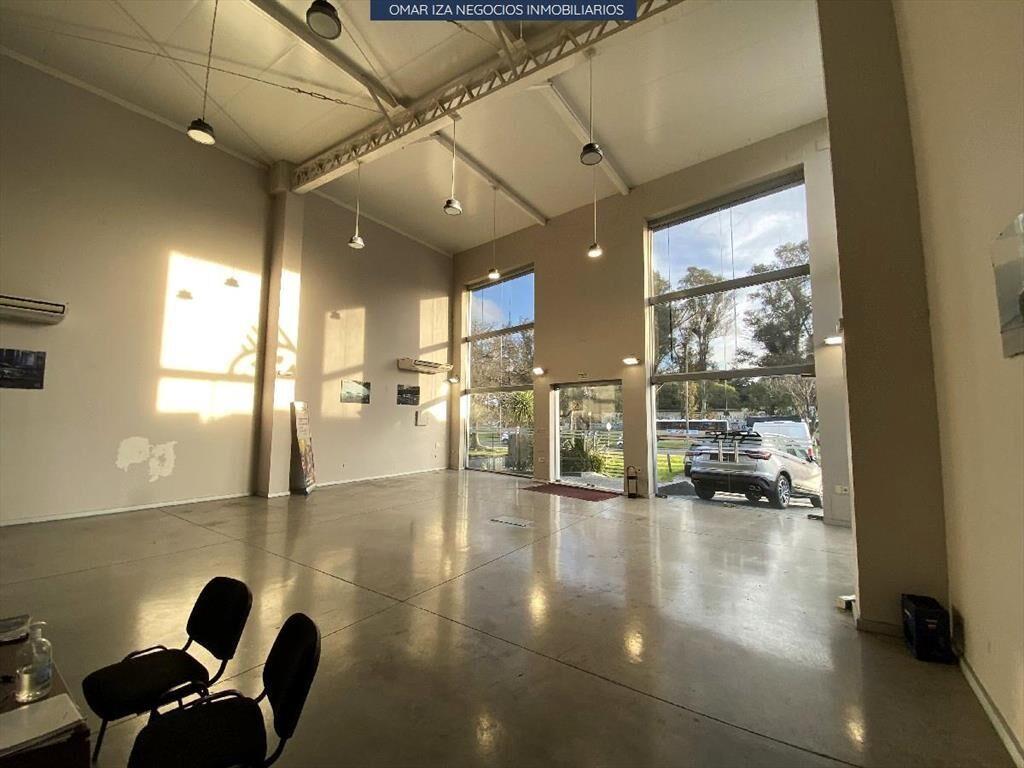 Venta local comercial Buceo sobre Av