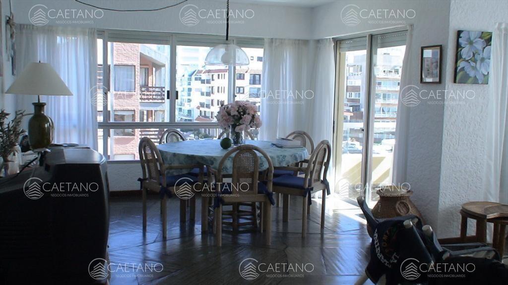 Apartamento en Venta y Alquiler, Peninsula, Punta del Este,
