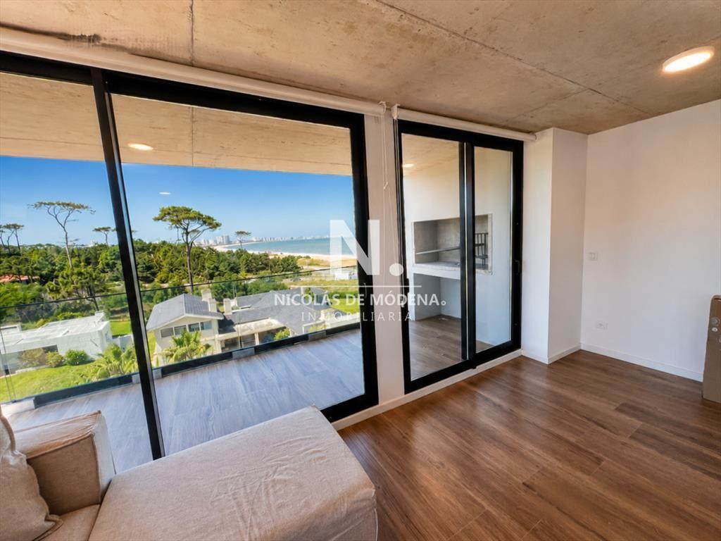 Apartamento de 3 dormitorios en primera linea de