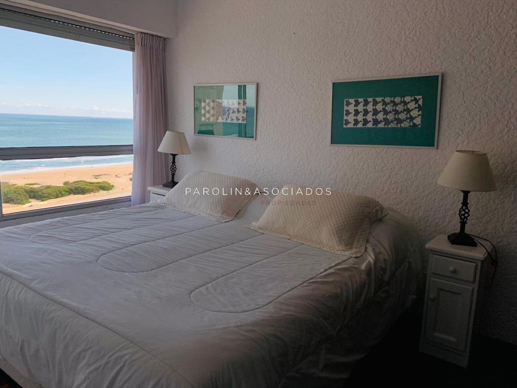 Apartamento de 3 dormitorios en Torres del Plata II, Punta