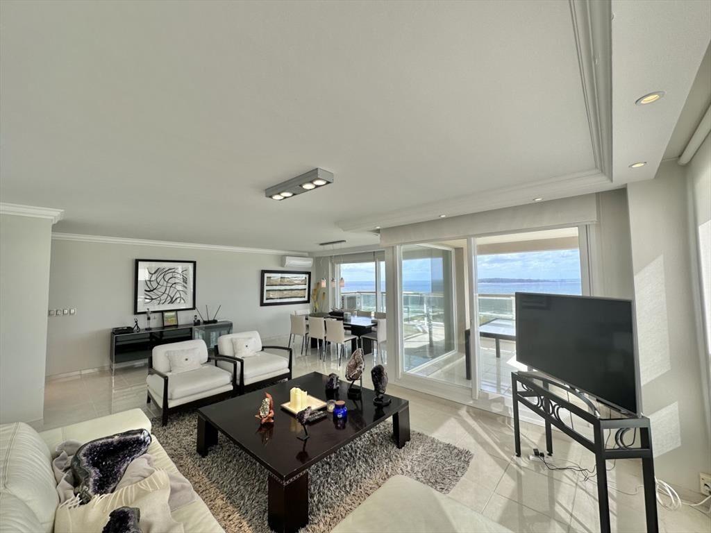 VENTA APARTAMENTO 3 DORMITORIOS EDIFICIO LE