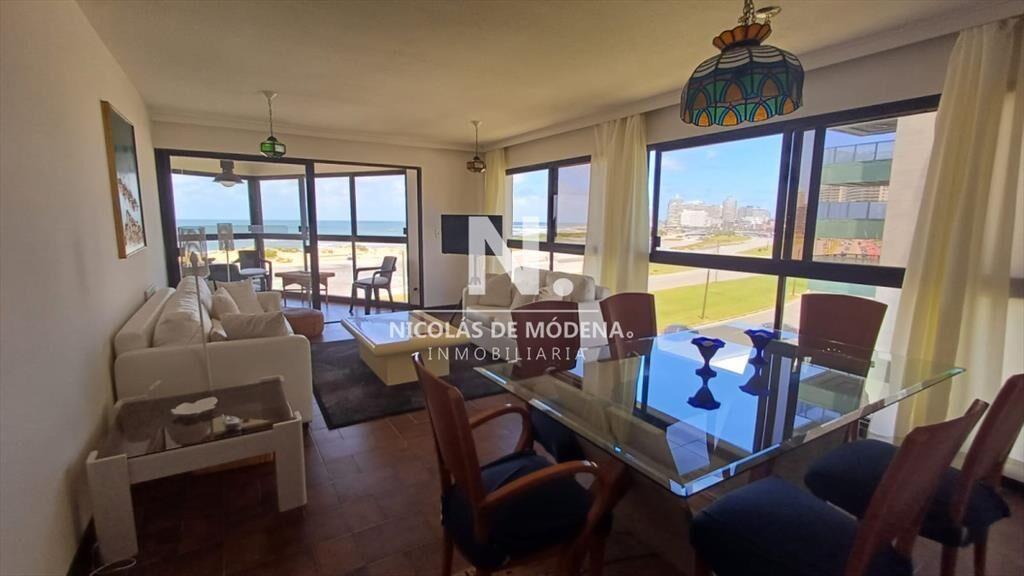 Alquila departamento en Brava Punta del Este, de 2 dormitor