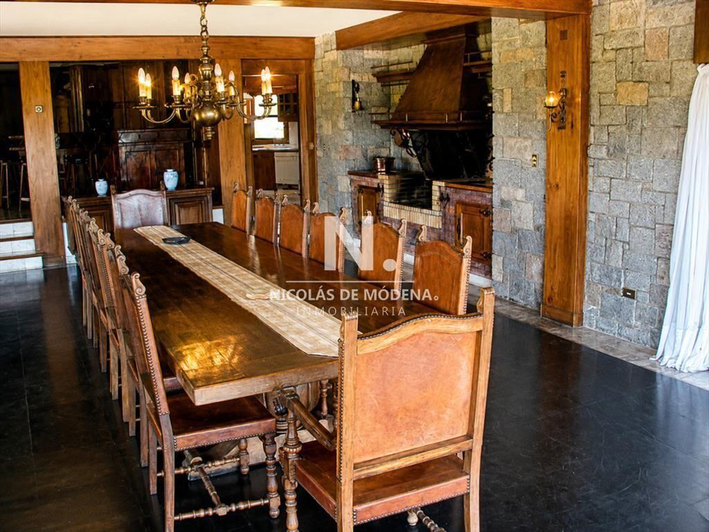 Amplia casa en venta en Playa Mansa, Punta del
