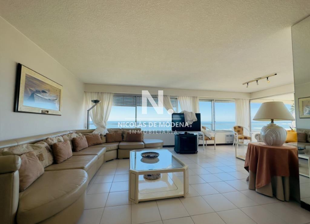 Vende apartamento de 3 dormitorios en Brava, del