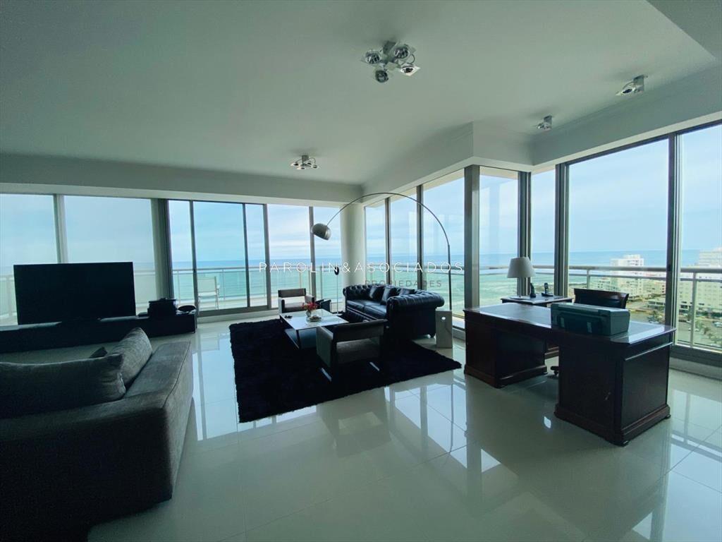 Penthouse en venta en Torre Imperiale II, Punta