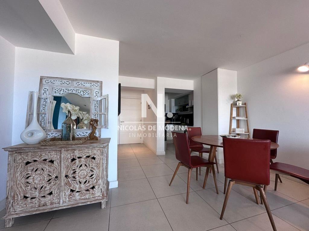 En venta apartamento de 2 dormitorios en Punta al
