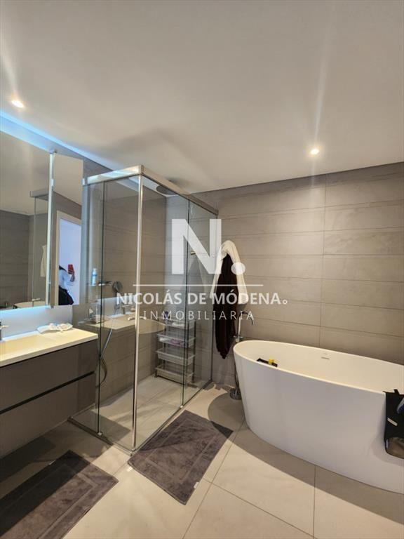 Vende apartamento de 3 dormitorios en suite, con vista al m