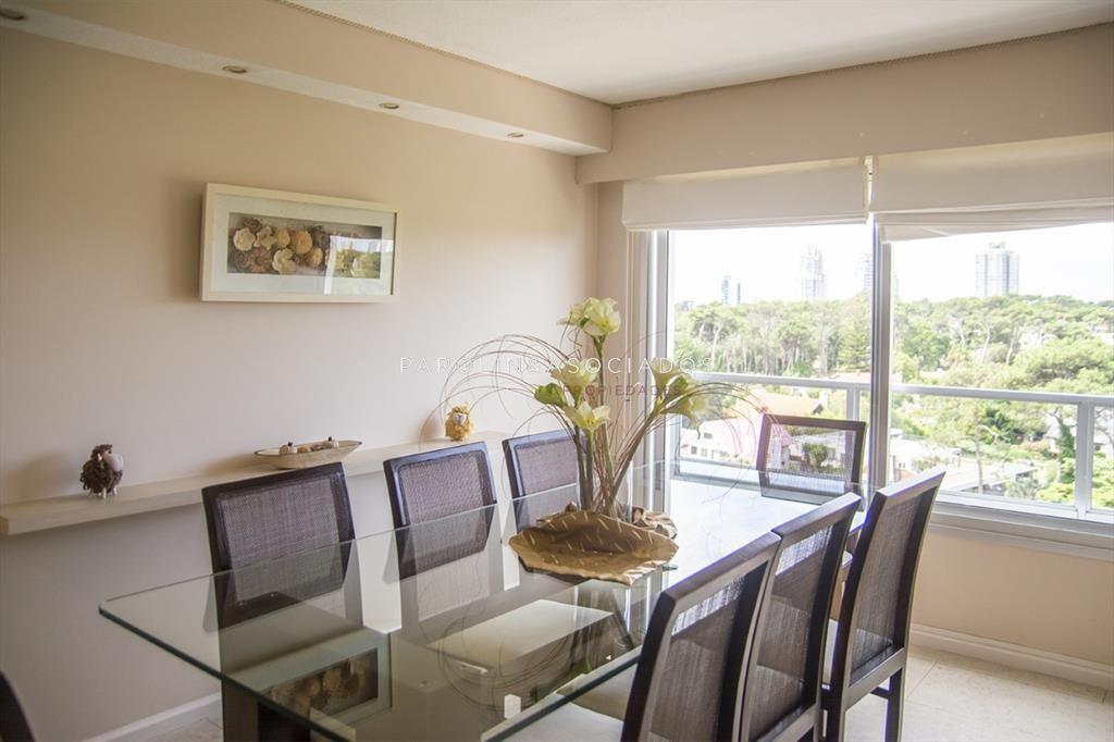 Apartamento en venta de 4 dormitorios con 2 en