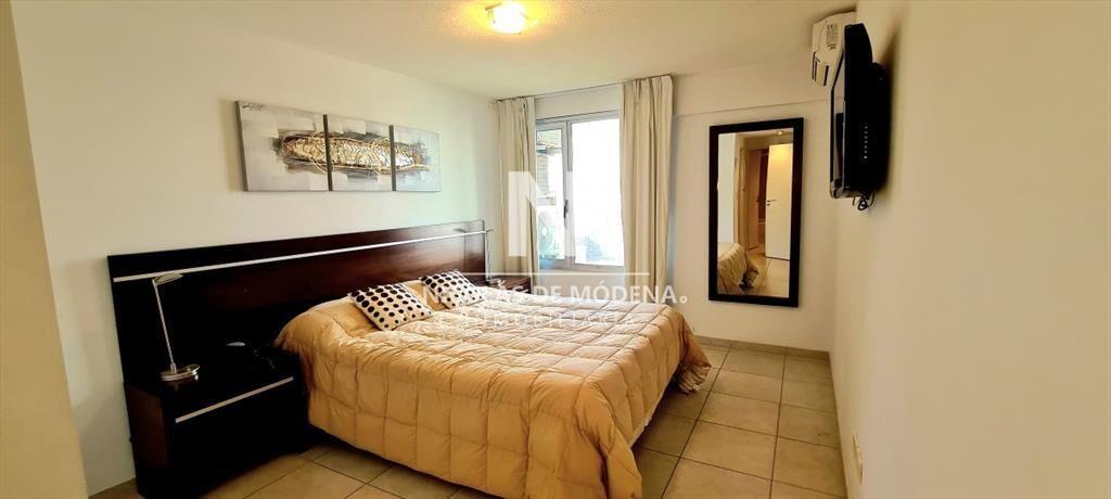 APARTAMENTO EN OPORTUNIDAD!!!  A METROS DEL MAR