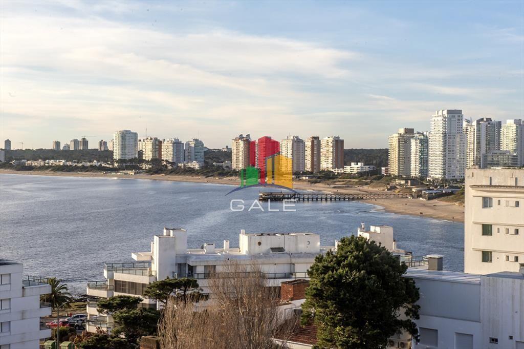 Vende departamento de 3 dormitorios con vista al