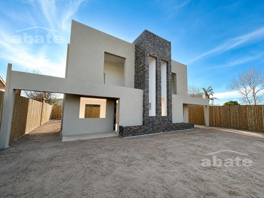 Venta casa de 3 dormitorios a estrenar a metros de la playa