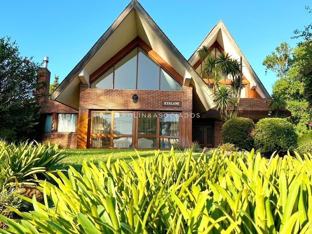 Excelente casa en venta de 5 dormitorios en Punta