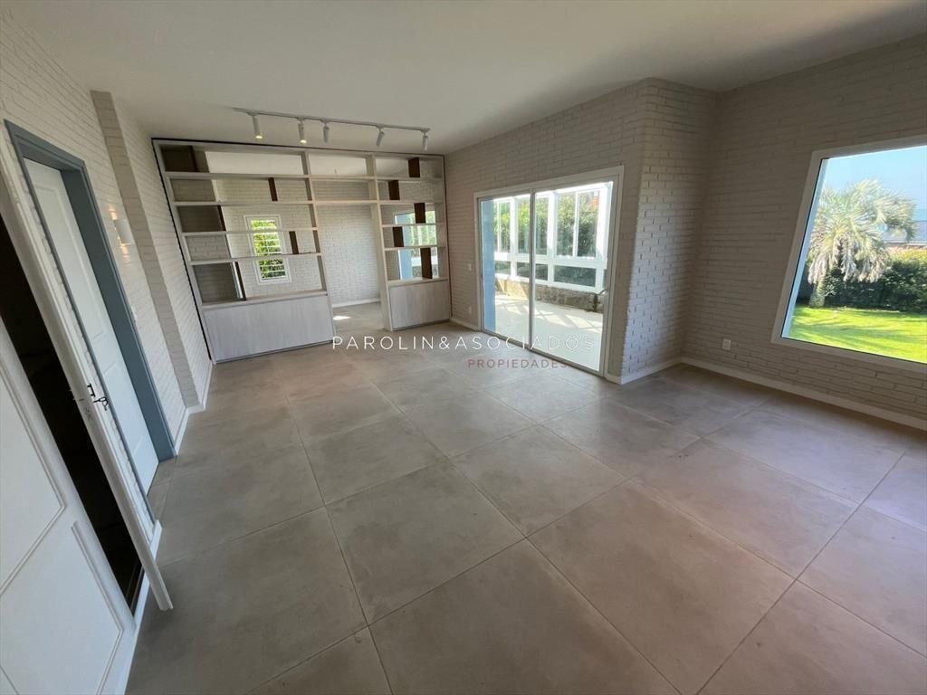 Chalet en PenÃnsula en venta, de 4 dormitorios.