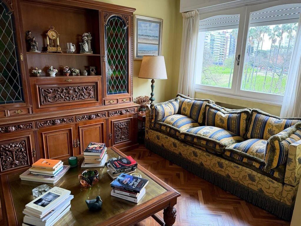 PARODI Venta Villa Biarritz 180 m2, 3 dorm. estar, escritor