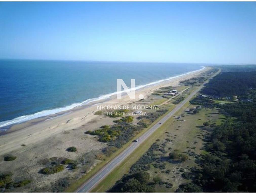 Vende chacra con costa en Punta del Este.