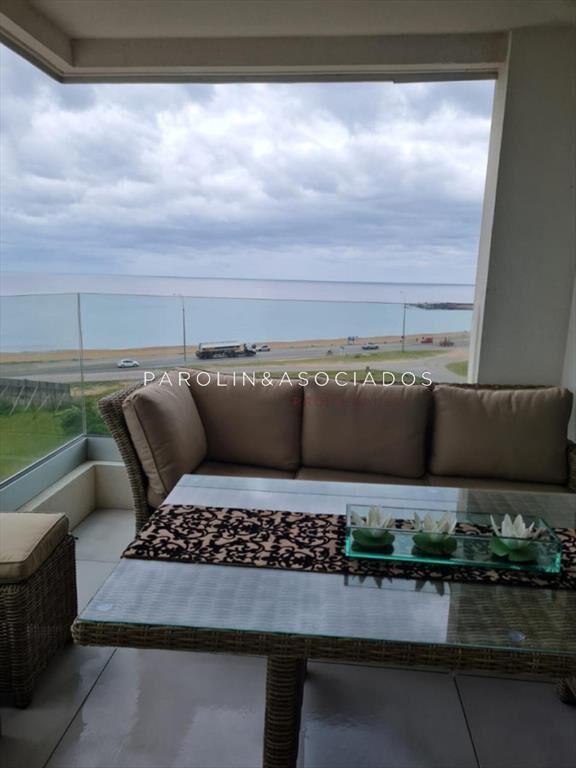 En venta apartamento de 3 dormitorios en Mansa,