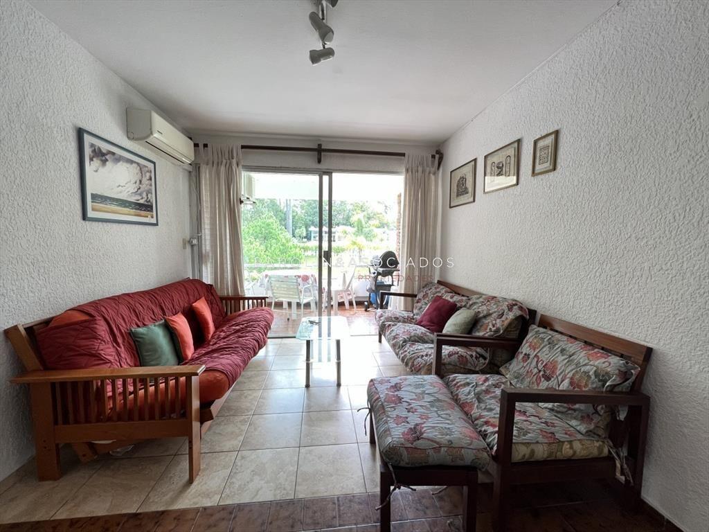 Apartamento en venta de 2 Dormitorios Coral, Punta Del Este