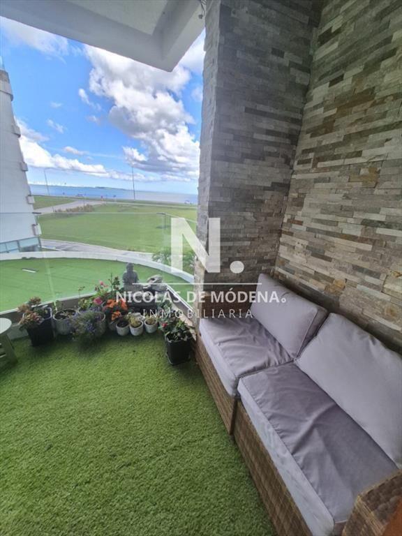 Apartamento en venta primera linea Playa Mansa Punta del Es