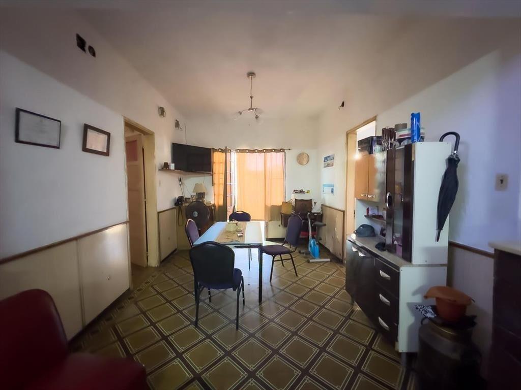 Casa amplia y céntrica con gran potencial en el co
