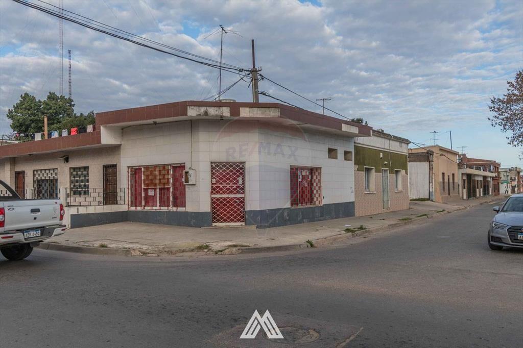 Se alquila local comercial en Pando