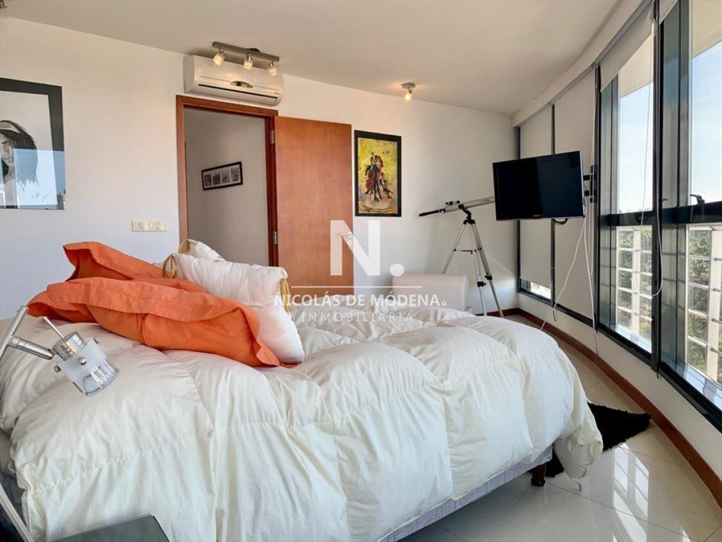Vende apartamento de 3 dormitorios con vista en