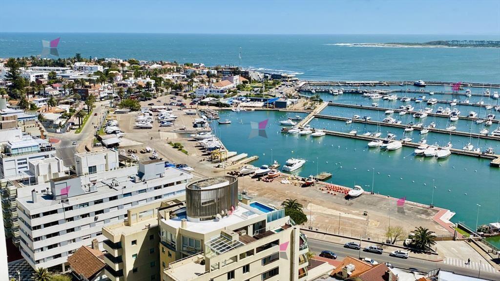 VENTA DE APARTAMENTO DE 3 DORMITORIOS EN PENINSULA PUNTA DE