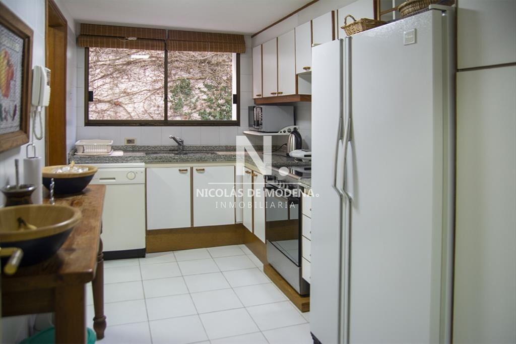 Departamento de 4 dormitorios en venta, con vista