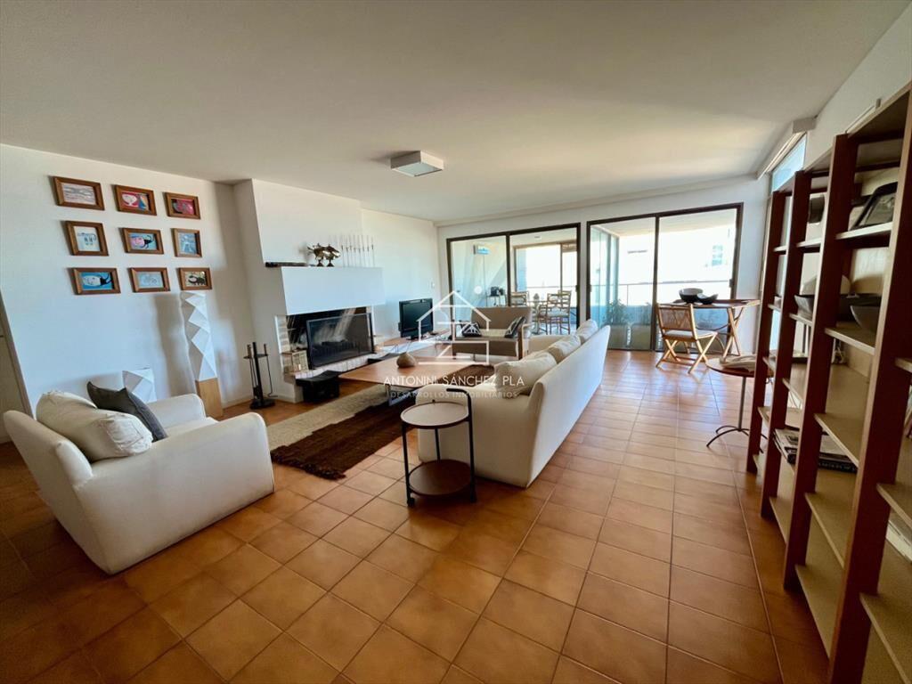 VENTA APARTAMENTO 4 DORMITORIOS PUNTA DEL ESTE