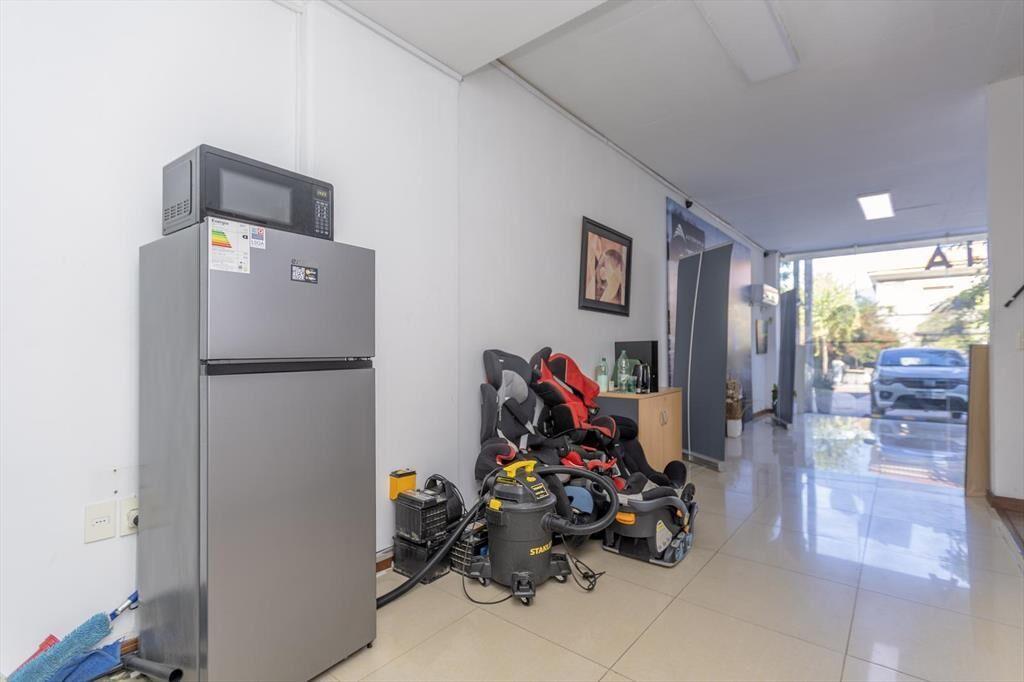 Local Comercial en Venta -Pocitos- Inversion con Renta inme