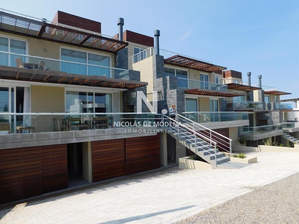 Vende apartamento de 3 dormitorios en la Barra