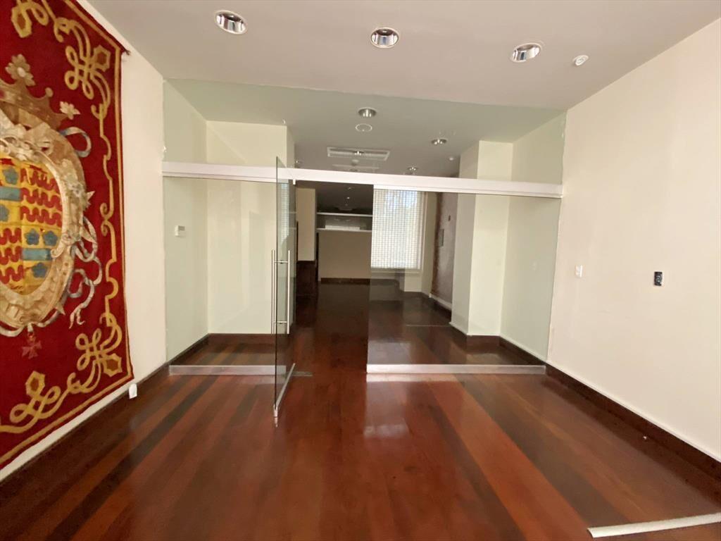 Alquiler - Edificio con 4 plantas 950 m2 con ascensor, Ciuda