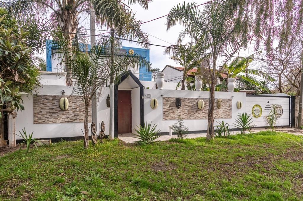 Venta de Casa de 4 dormitorios con Piscina en El Pinar S...