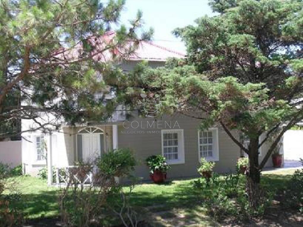 Muy linda casa en VENTA en La Barra!