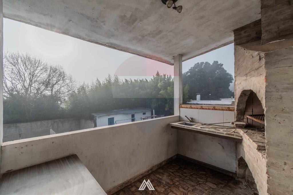 Se VENDE CASA 4 DORMITORIOS EN COLON