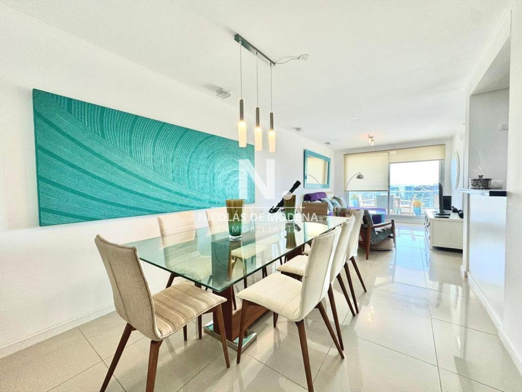 Vende apartamento con hermosa vista de 2 en punta