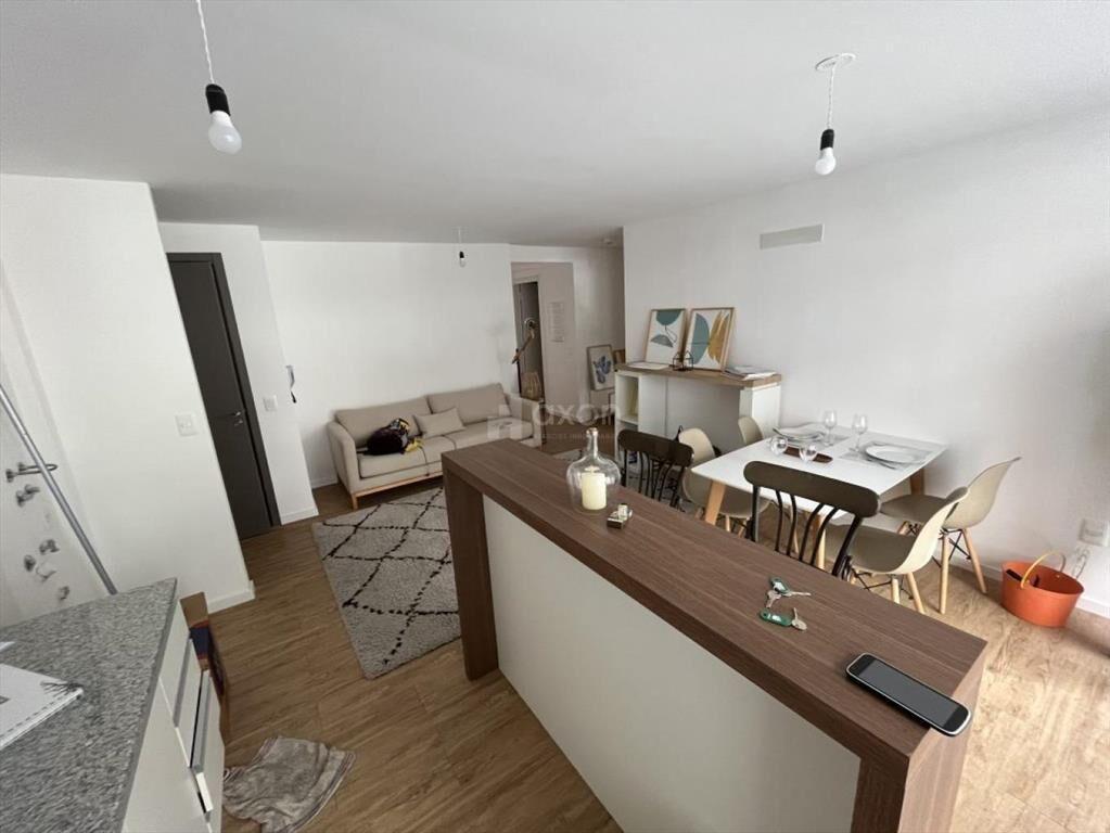 VENTA APARTAMENTO A ESTENAR 2 DORMITORIOS CENTRO DE MONTEVI
