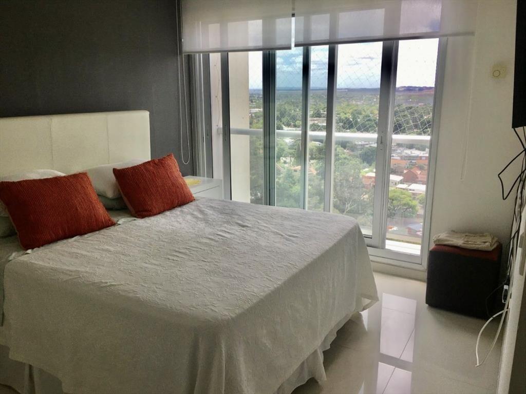 Apartamento con buena terraza, de dos dormitorios y dos baÃ