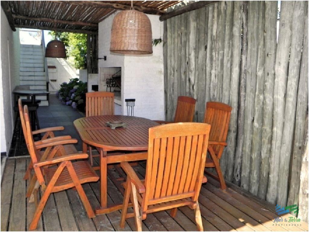 En venta casa 4 dormitorios con piscina, la Punta