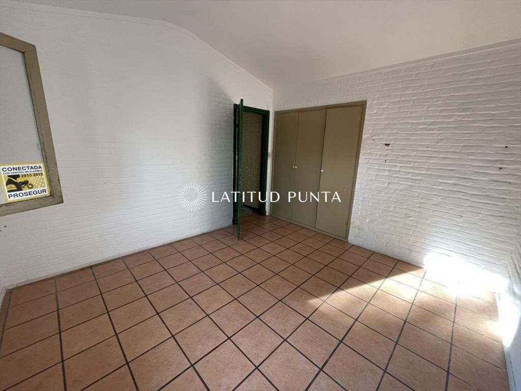 Casa en venta en excelente zona, ideal para local