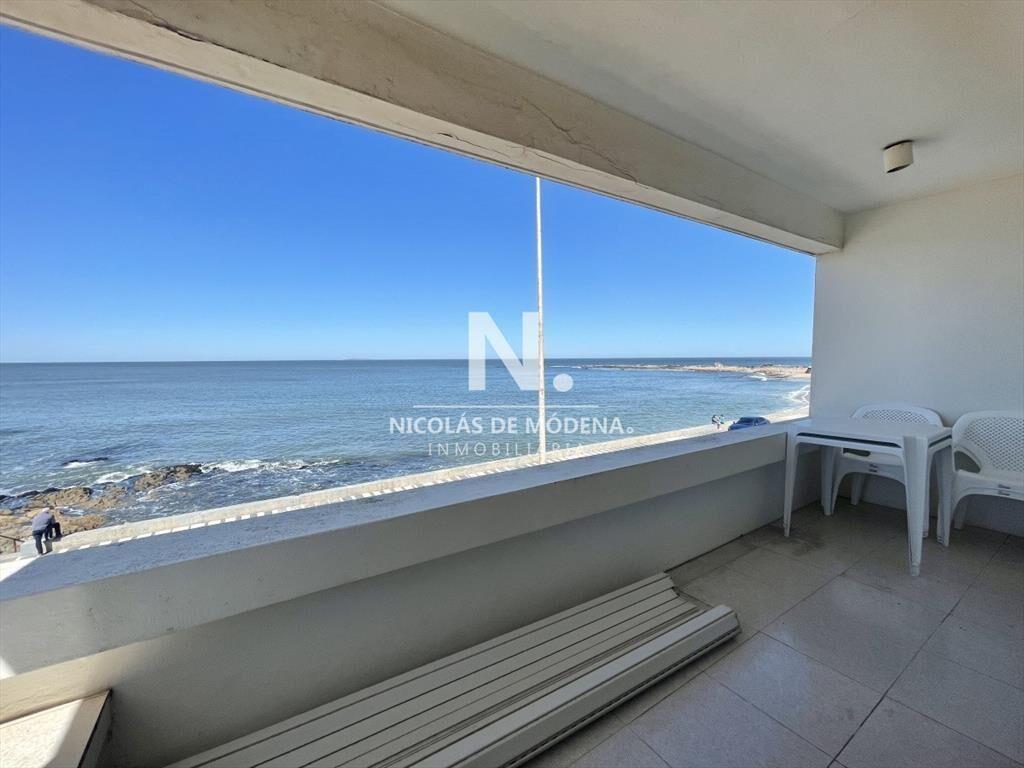 Apartamento en primera línea, Playa Brava, Punta del Este.