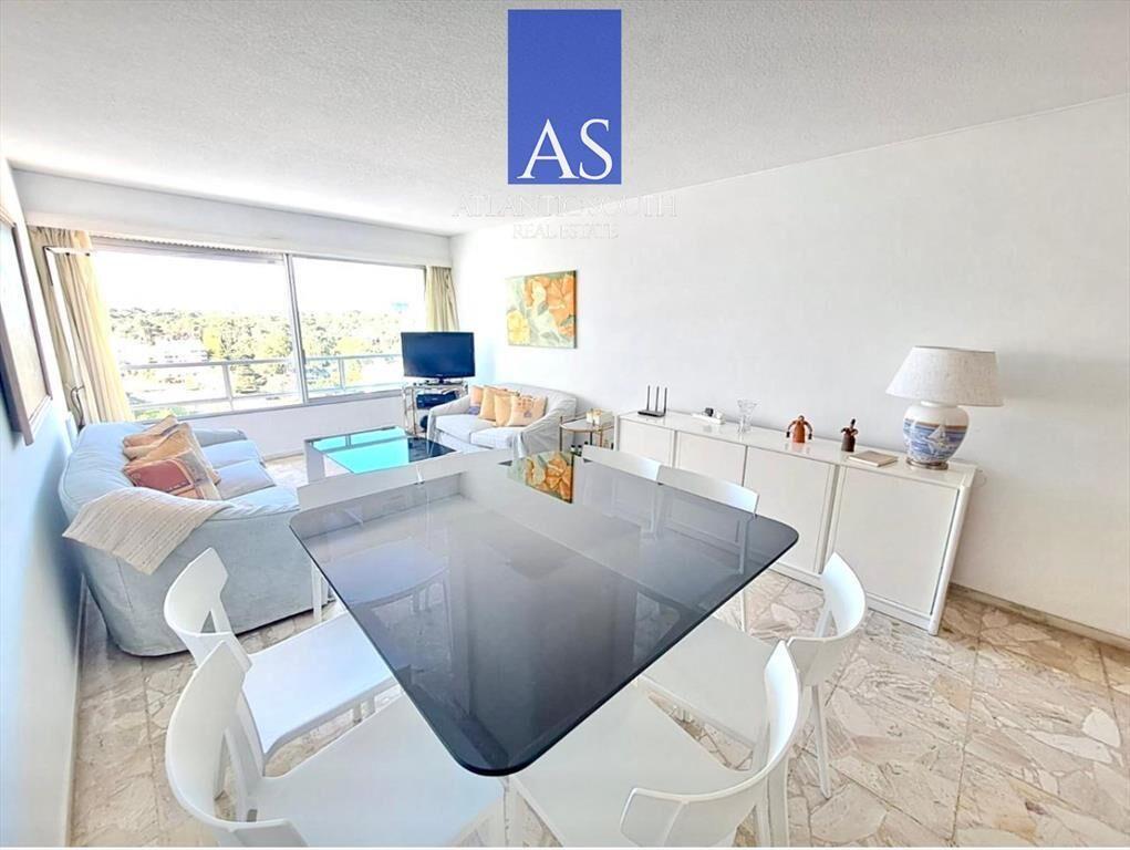 Apartamento 2 dormitorios y medio primera línea