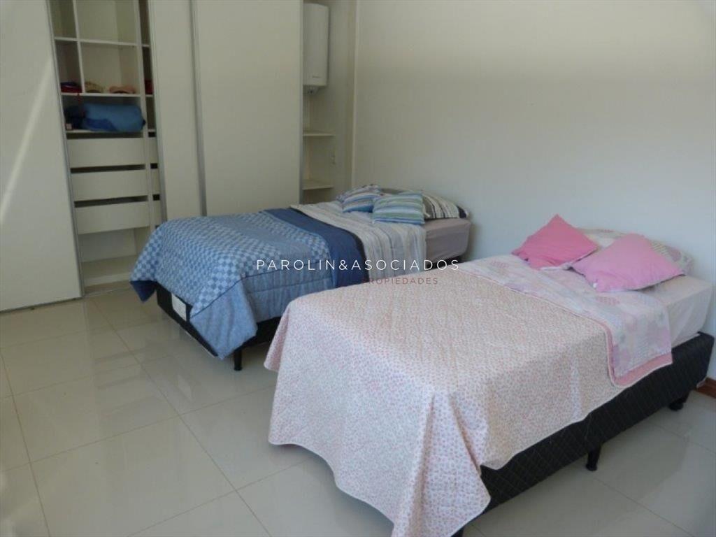 Preciosa casa en venta en Club del lago, Punta