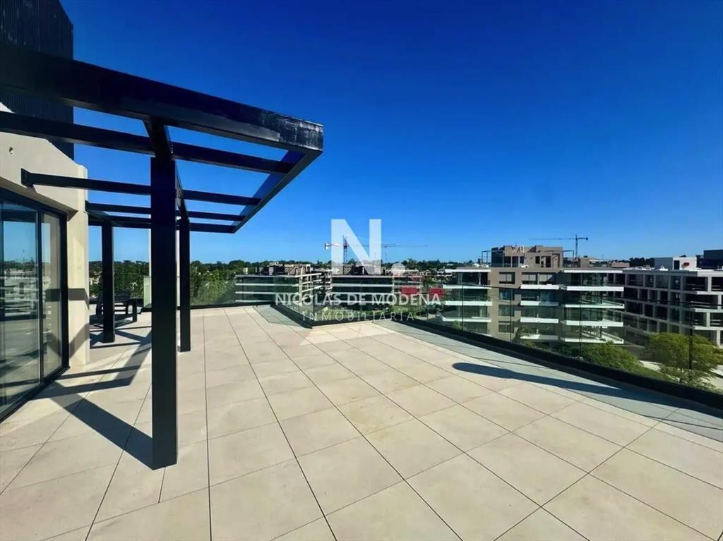 Apartamento de 2 dormitorios, 120m², con terraza y balcón