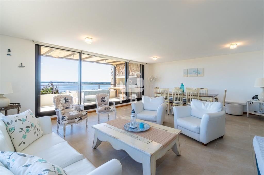 Apartamento de 3 dormitorios en Quartier, Punta -