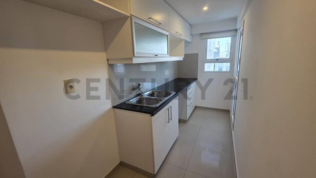 APTO en Pocitos AL FRENTE con balcon /Nuevo/Con Placards/...