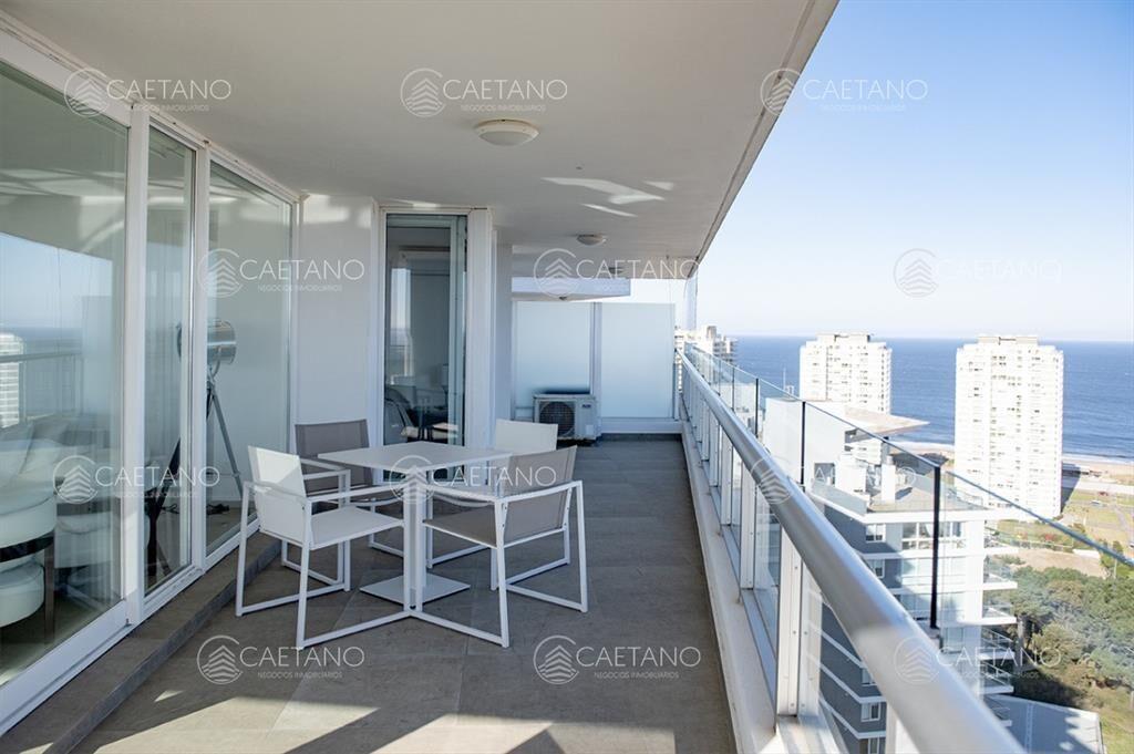 En venta apartamento de 3 suites en Punta del Este